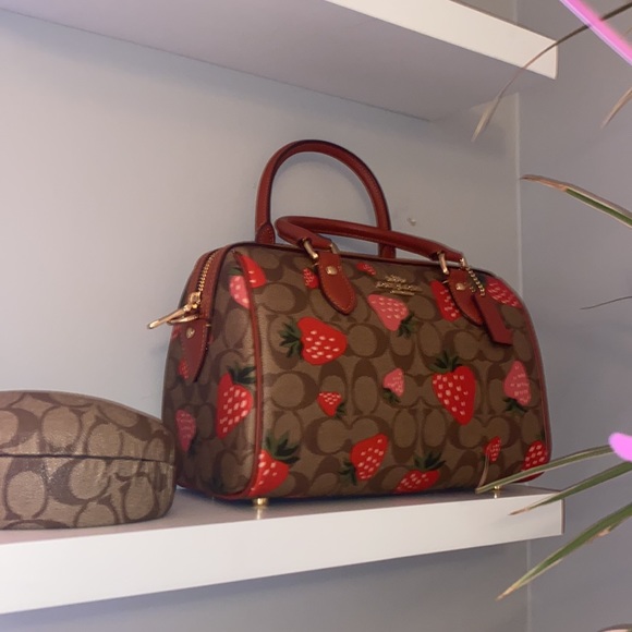 COACH ROWAN SATCHEL in strawberry print - Picture 3 of 3